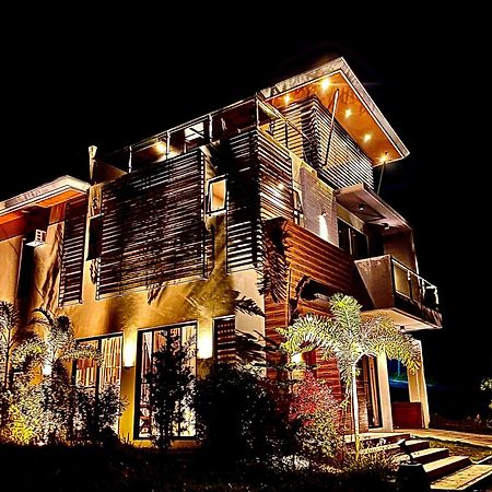 Overlooking Staycation At Sandari Batulao Tagaytay City Kültér fotó