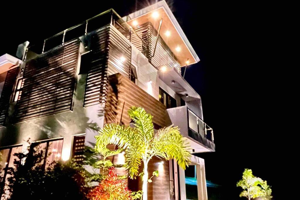 Overlooking Staycation At Sandari Batulao Tagaytay City Kültér fotó