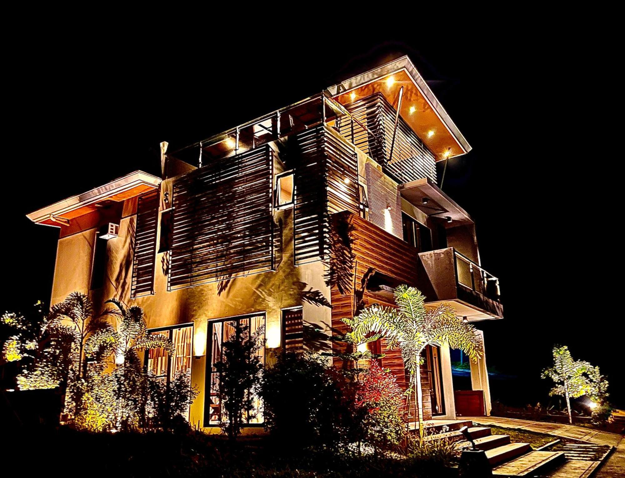 Overlooking Staycation At Sandari Batulao Tagaytay City Kültér fotó