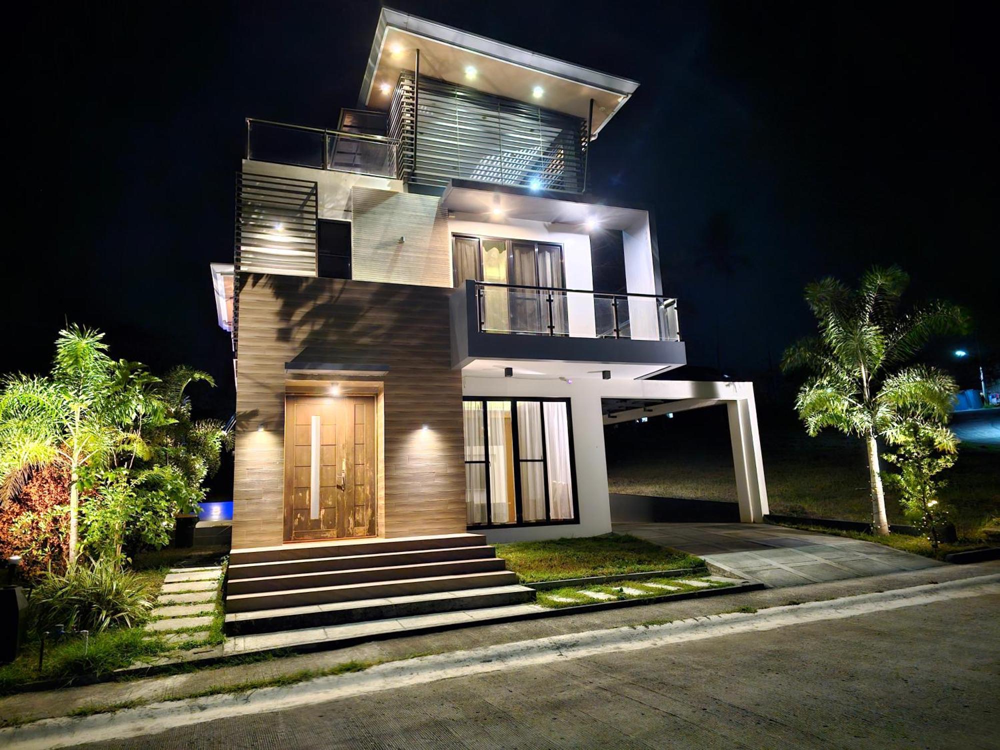 Overlooking Staycation At Sandari Batulao Tagaytay City Kültér fotó